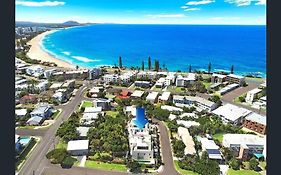 4 Bed Townhouse 200M To The Beach